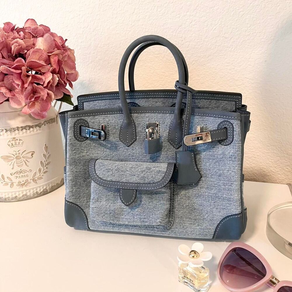 Elegant Gray Women's Handbag